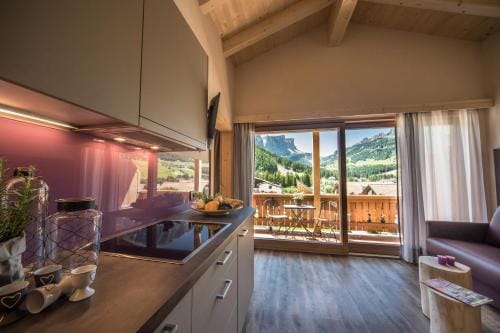 Monti Pallidi B&B Apartments Hotel in Corvara