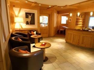 Monti Pallidi B&B Apartments Hotel in Corvara