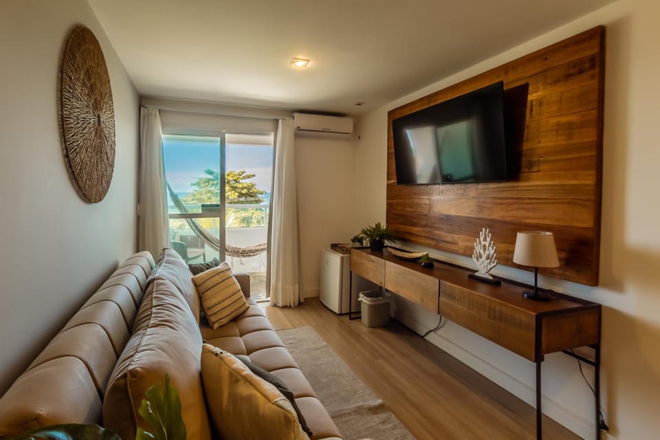 Shared lounge/TV area