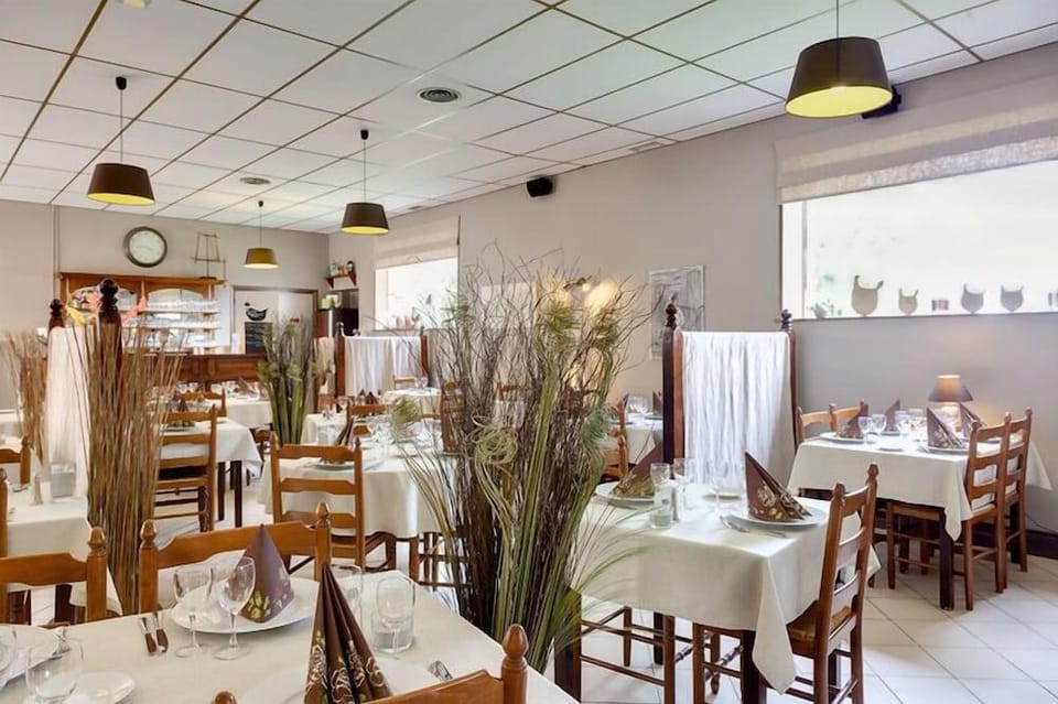 LOGIS - Auberge Du Colombier Hotel in Hauts-de-France