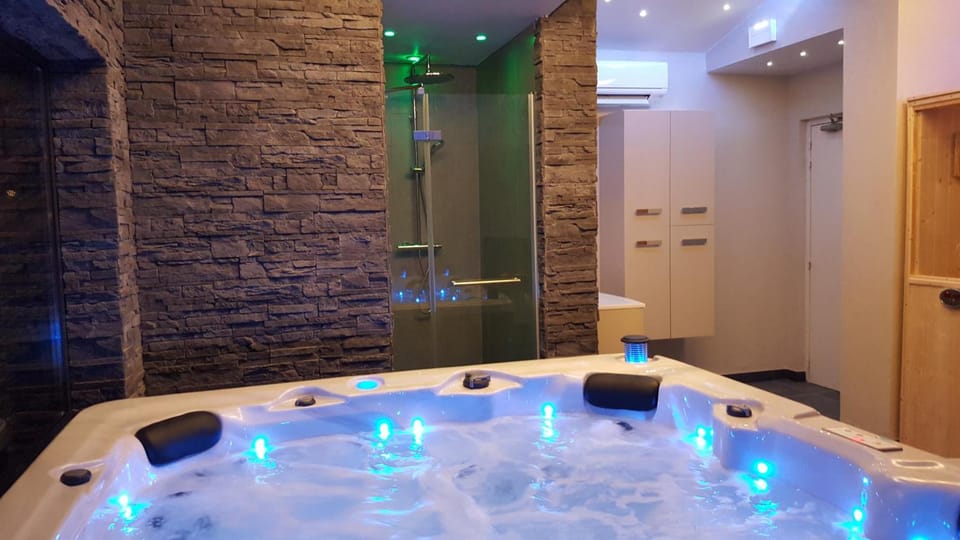 Hot tub