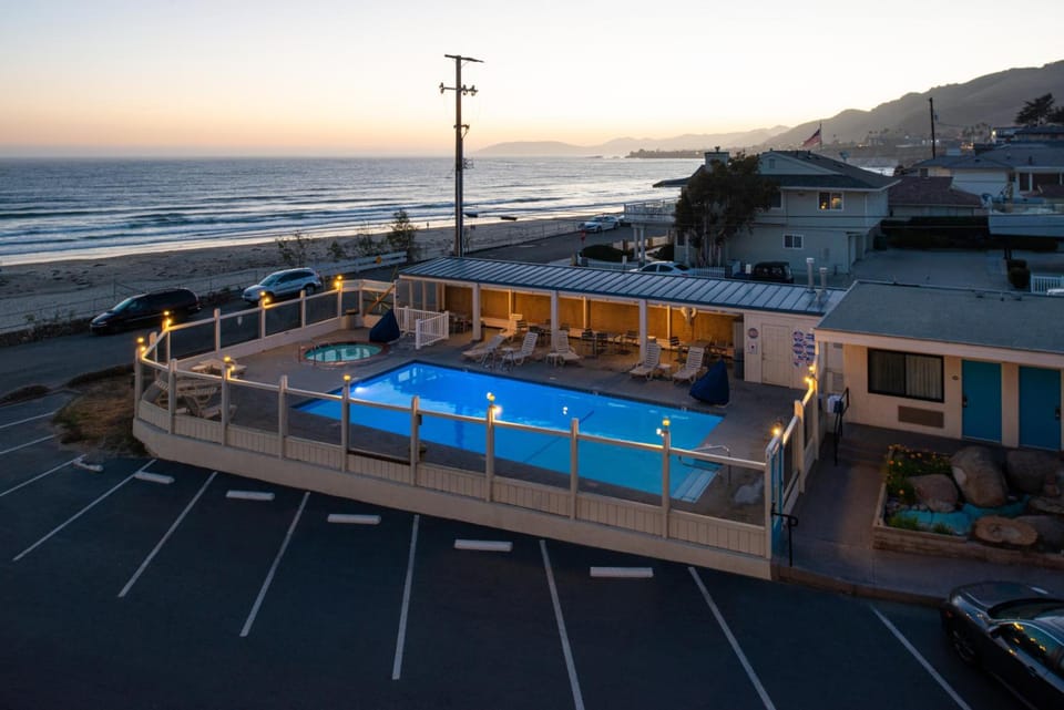 Edgewater Inn and Suites Hotel in Pismo Beach