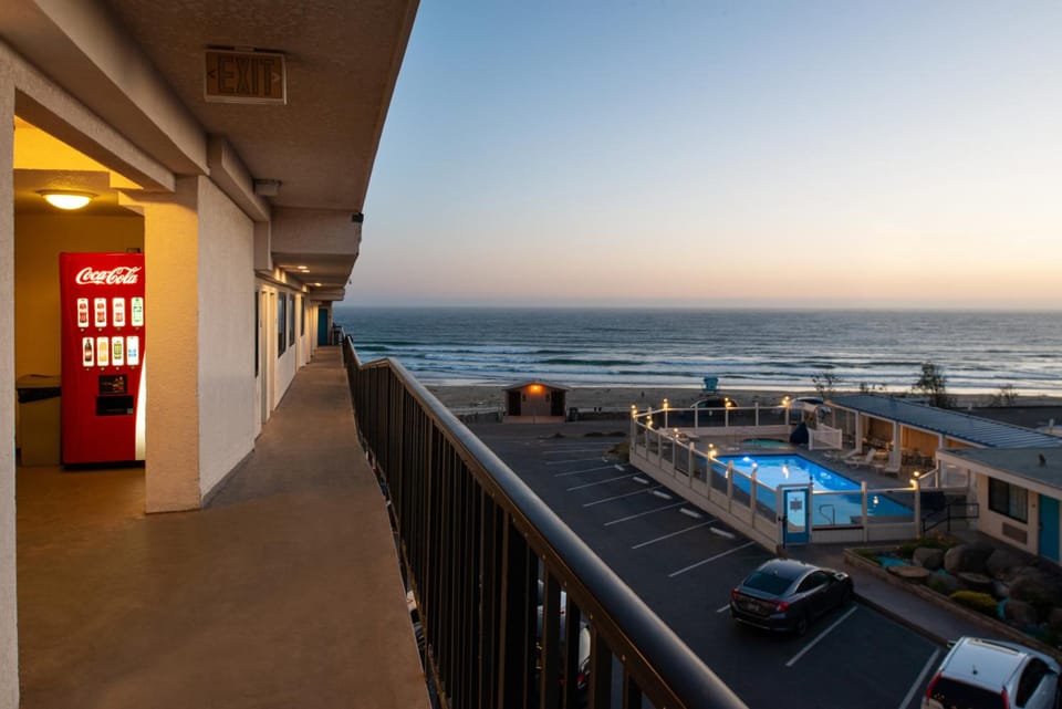 Edgewater Inn and Suites Hotel in Pismo Beach