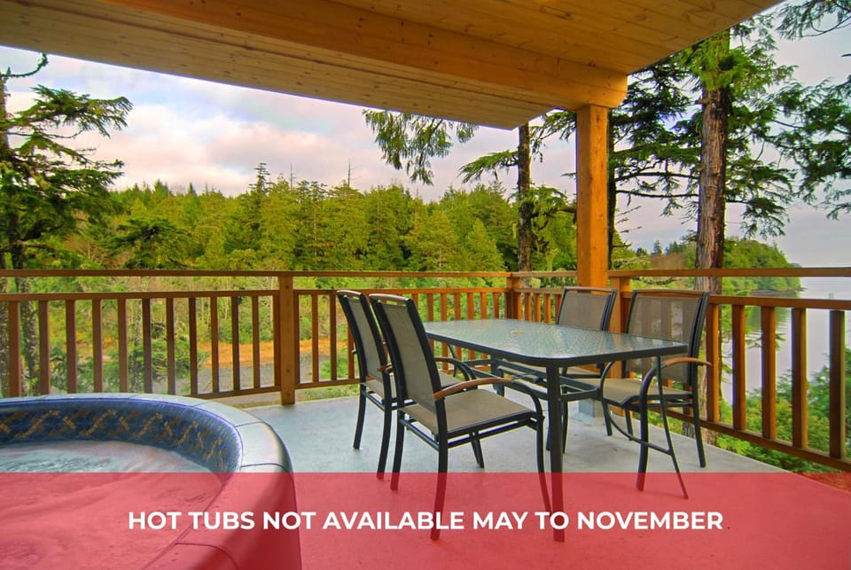 Reef Point Cottages Resort in Ucluelet