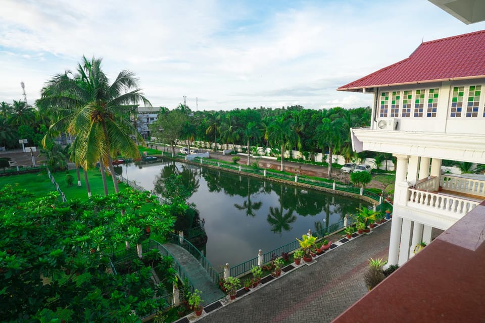 RUSTIC LEISURES Hotel in Vypin