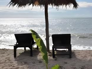 Pranee Beach Bungalows Resort in Phang-nga Changwat