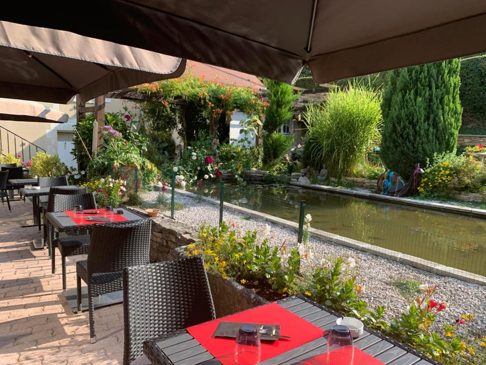 Logis Hotel Restaurant Le Moulin de la Coudre Hotel in Bourgogne-Franche-Comté