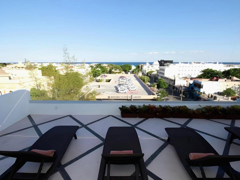 Attraction Deluxe by BFH Hotel in Playa del Carmen