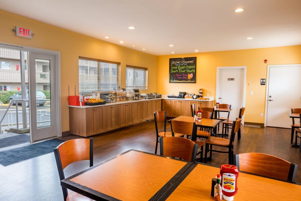 Ebb Tide Oceanfront Inn Motel in Seaside