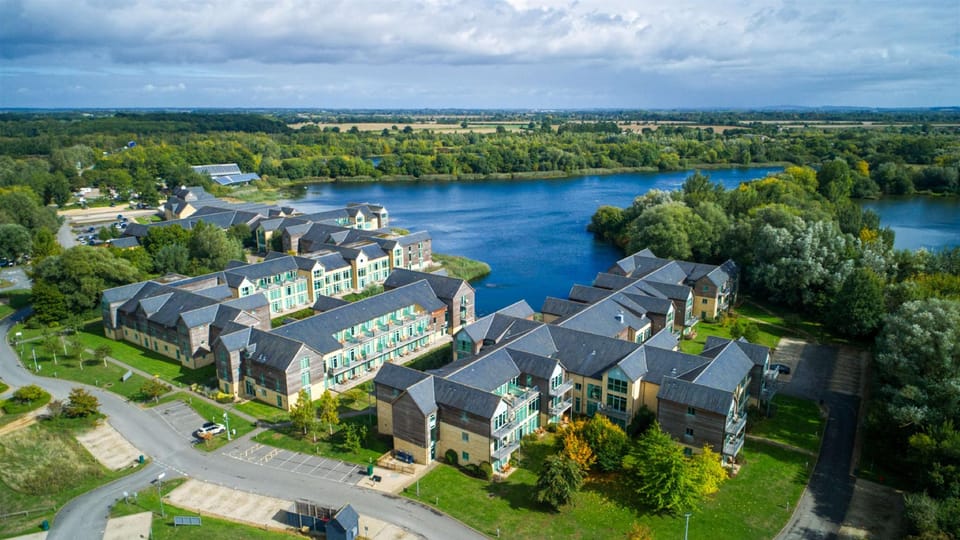 De Vere Cotswold Water Park Apartment hotel in Cotswold District