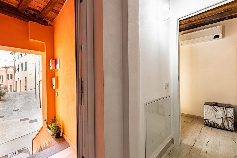 Room Rent Morrona Hotel in Tuscany