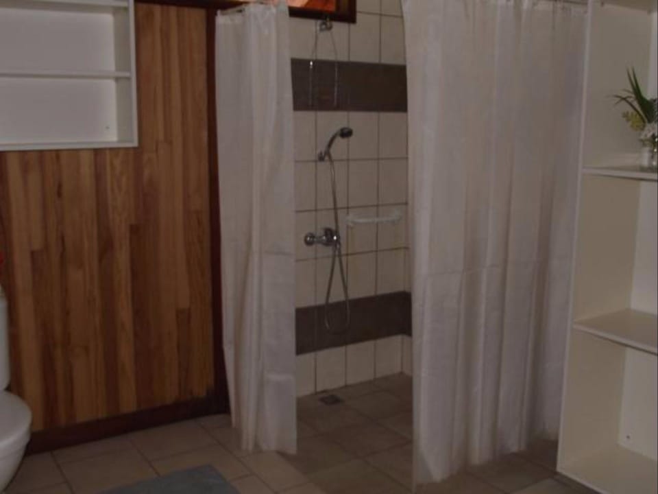 Vaianae Lodge Inn in Moorea-Maiao