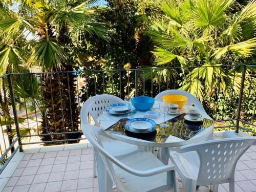 Front Lake Apartment Bardolino Hotel in Bardolino