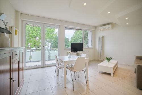 Front Lake Apartment Bardolino Hotel in Bardolino