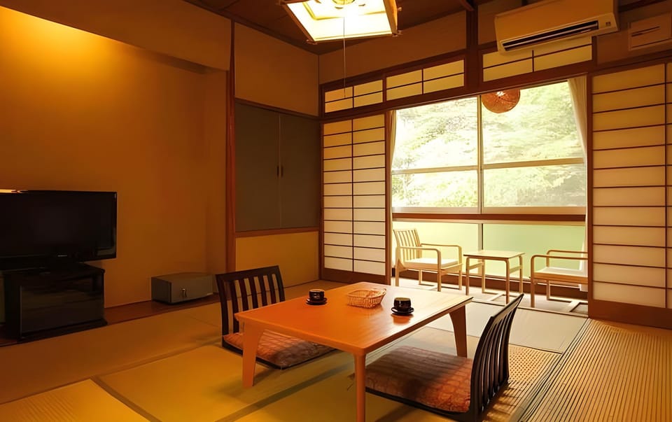 Ooedo Onsen Monogatari Shinshu Kakeyu  Hotel in Nagano Prefecture
