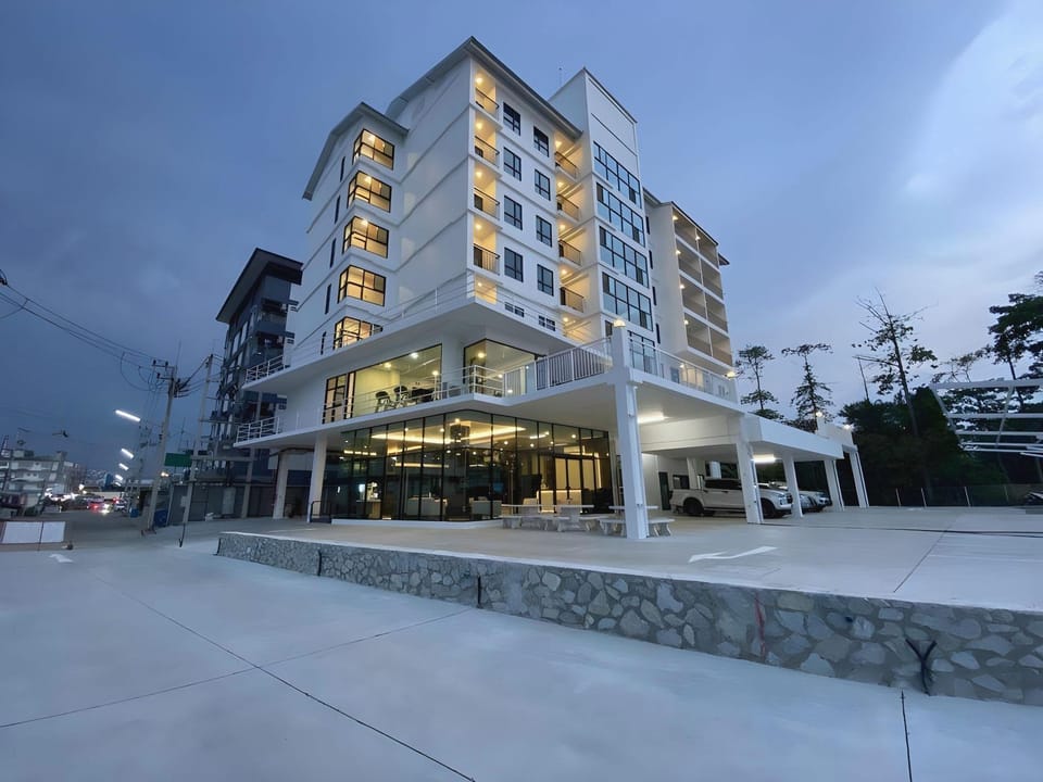 GEEN Hotel Chonburi Hotel in Chon Buri Changwat