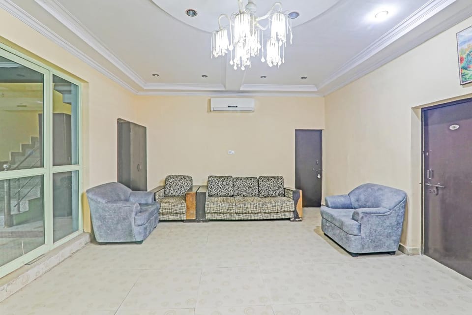 Hotel O Four Square Hotel in Lucknow