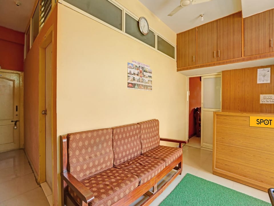 SPOT ON 811668 Shreyas Residency Hotel in Mysuru