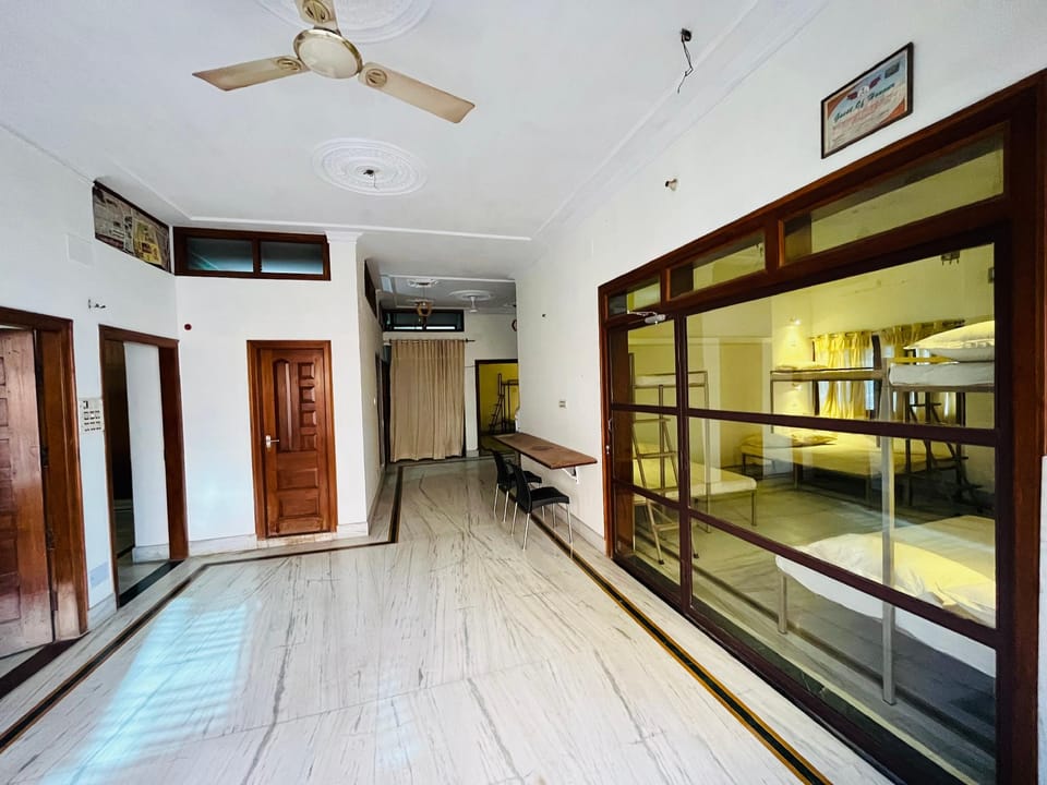 Batra Guest House Hostel in Varanasi
