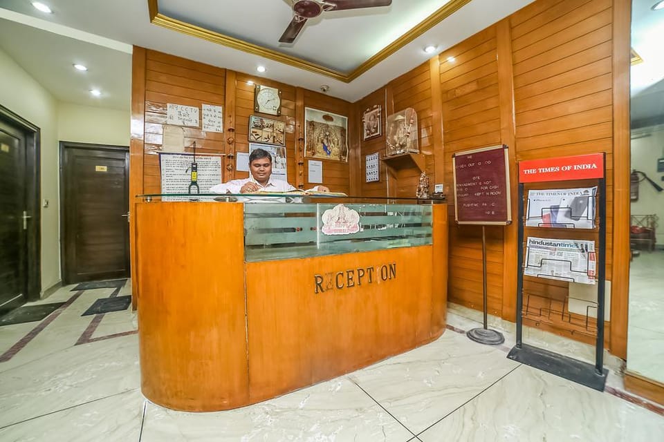 Hotel Pushpak Palace Hotel in New Delhi