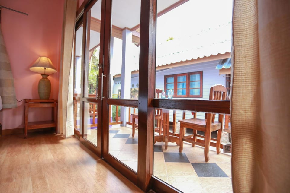 Sang Aroon Bungalow Resort in Ko Chang
