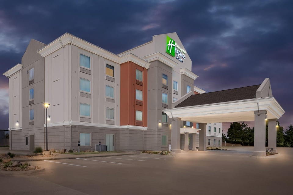 Holiday Inn Express Hotel And Suites Morrilton By IHG Hotel in Arkansas