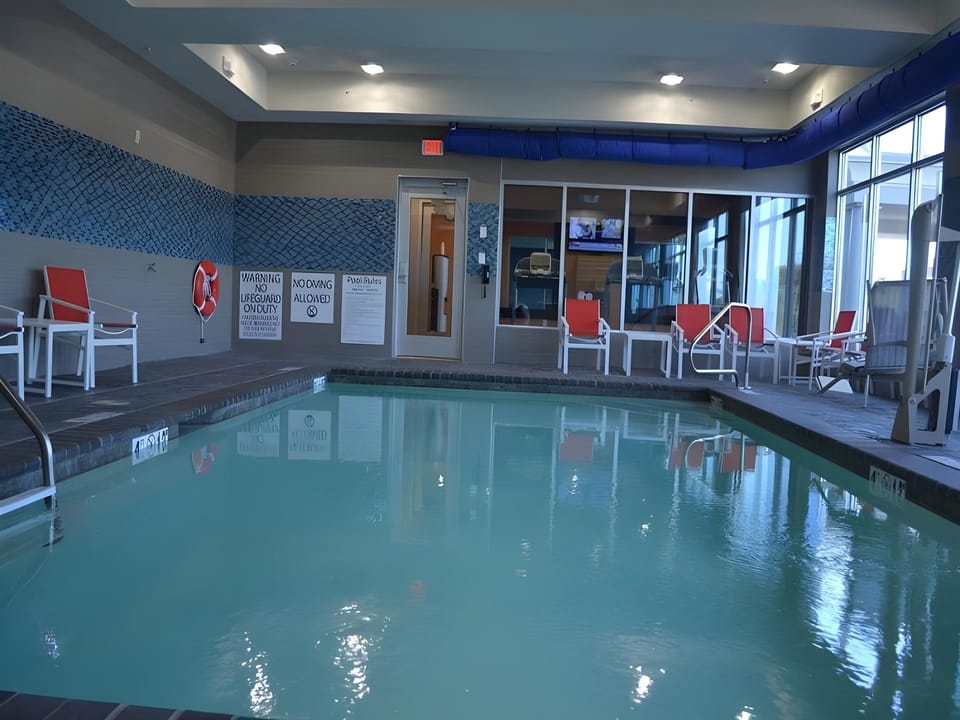 Holiday Inn Express Hotel & Suites Knoxville By IHG Hotel in Knoxville