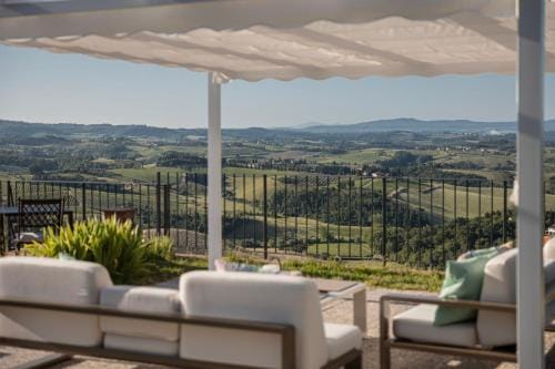 Agriturismo La Collina degli Olivi Hotel in Tuscany