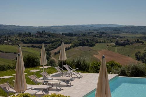 Agriturismo La Collina degli Olivi Hotel in Tuscany