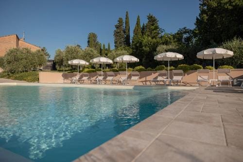 Agriturismo La Collina degli Olivi Hotel in Tuscany