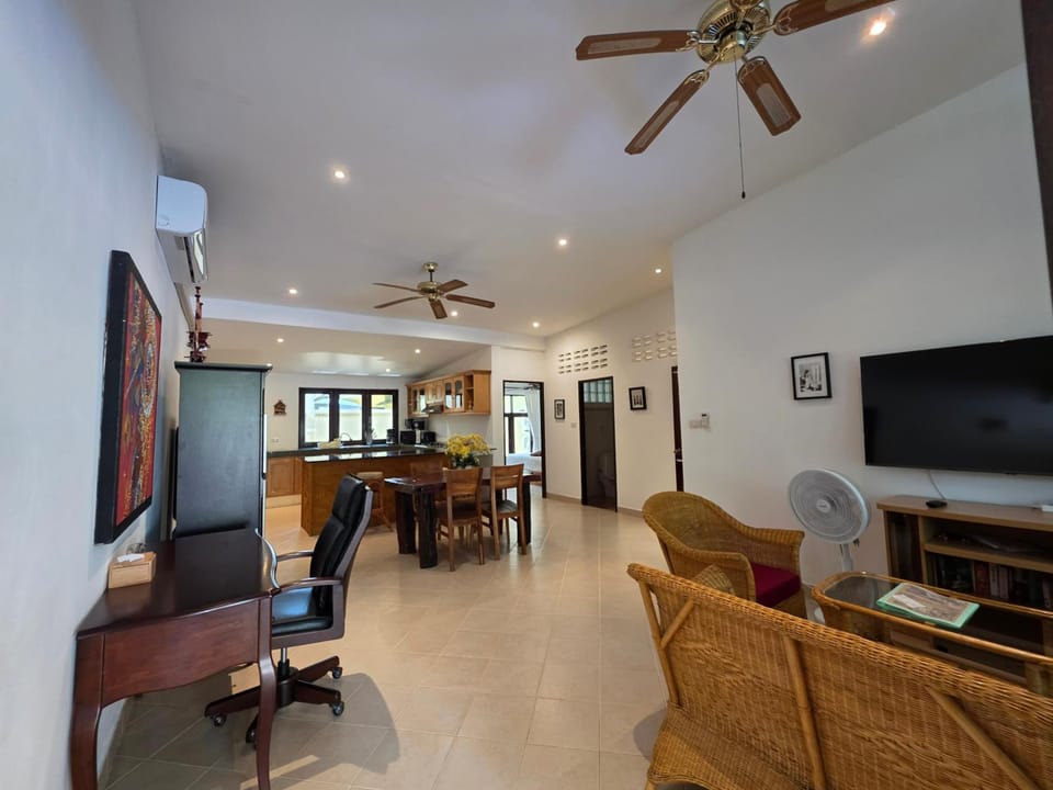 Jungle Village Bungalows  Resort in Krabi Changwat
