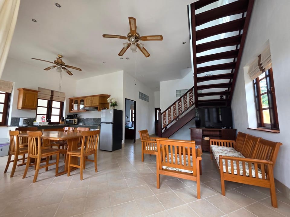 Jungle Village Bungalows  Resort in Krabi Changwat