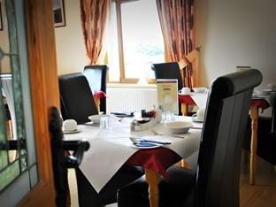 Twin Peaks B&B Hotel in Doolin