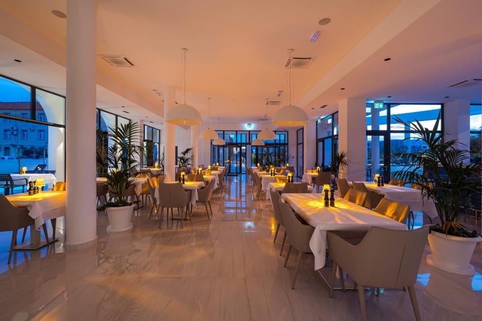 Miramare Hotel Hotel in Zadar