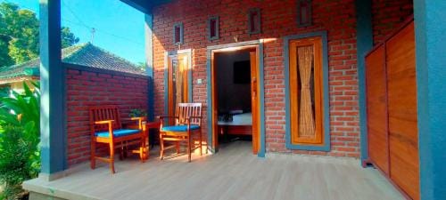 Tunjung guest house lovina beach Hotel in Buleleng