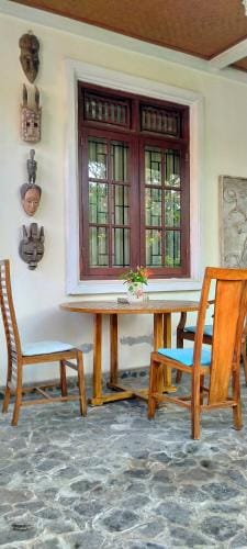 Tunjung guest house lovina beach Hotel in Buleleng
