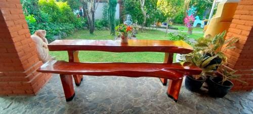 Tunjung guest house lovina beach Hotel in Buleleng