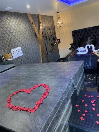 Desirs d'une nuit - Loveroom jacuzzi Hotel in Normandy