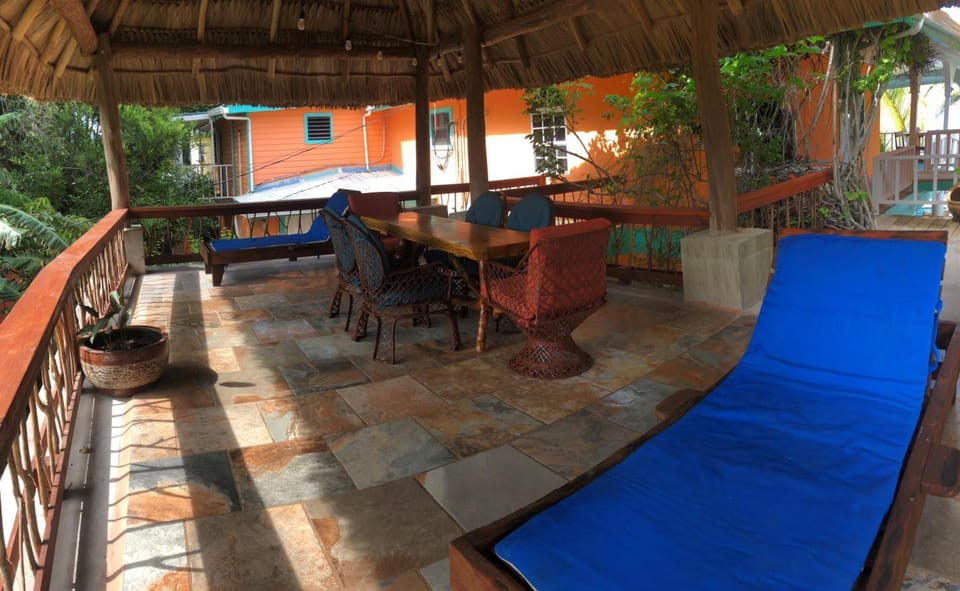Coral Cove Inn Inn in Stann Creek District
