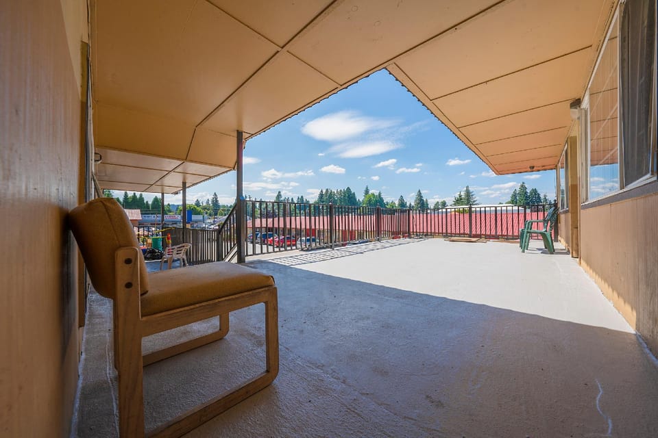 Budget Inn Gladstone By OYO - Portland/Clackamas Hotel in Gladstone