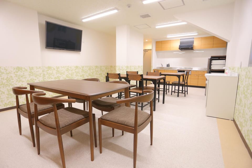 Shared lounge/TV area