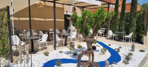 Le Petit Eden Hotel in Uzes