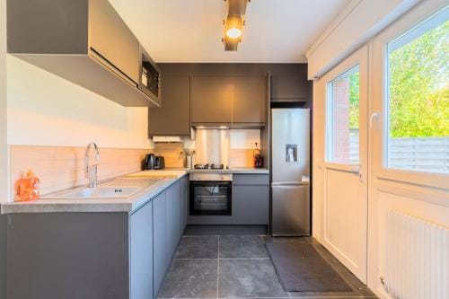 3 bedroom house with garden near Lille + garage Hotel in Lille