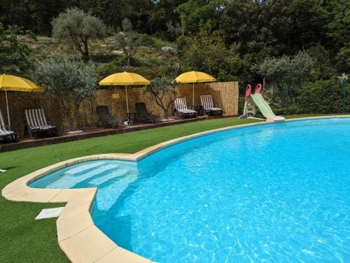 Cabane des pachous Lodge in French Riviera