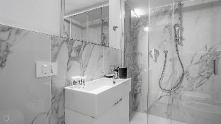 Italianway - The B Village Superior - 56 Hotel in Milan
