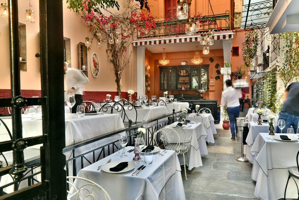 2 Mazi Suites Hotel in Plaka