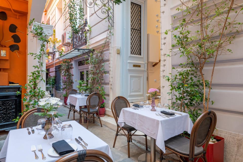 2 Mazi Suites Hotel in Plaka