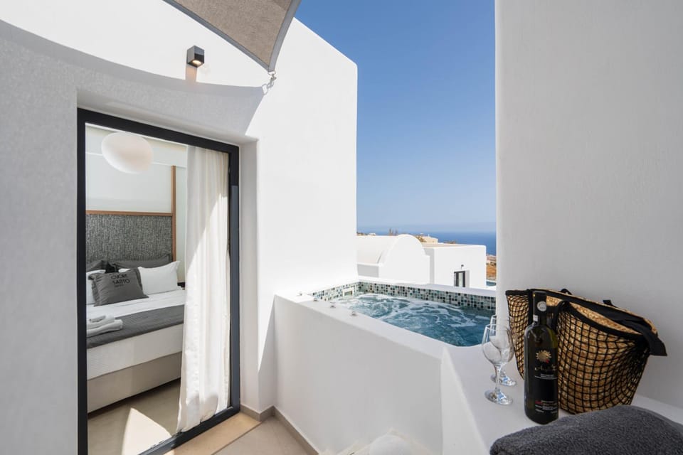 Cuore Santo Suites Apartment hotel in Thera
