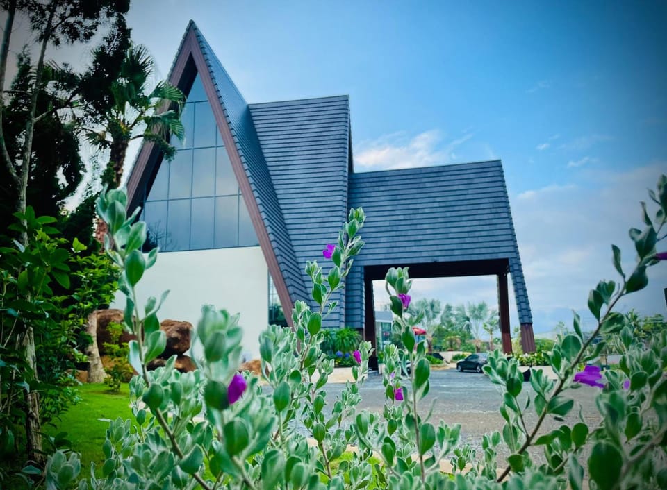SUNFLOWER HOTEL & RESORT Hotel in Lâm Đồng