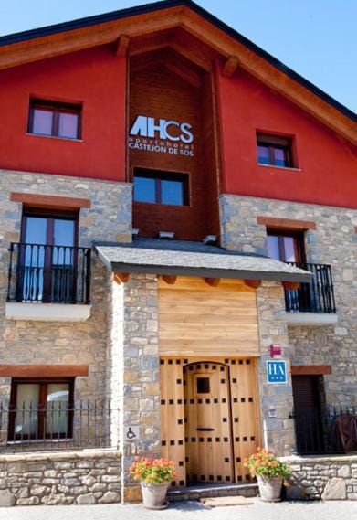 Apartahotel Castejon de Sos Apartment hotel in Aragon